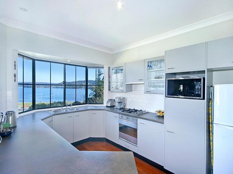 1/4 Broadview Avenue, Gosford NSW 2250