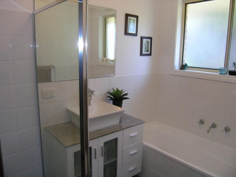 2/102 Coolawin Circ, Narara NSW 2250