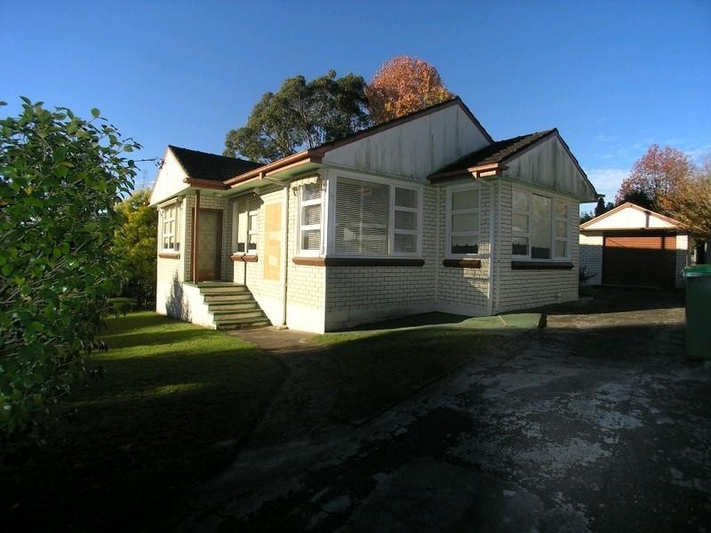 23 Batley Street, Gosford NSW 2250