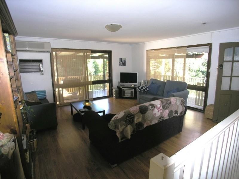 13 Adnamira Close, Wyoming NSW 2250