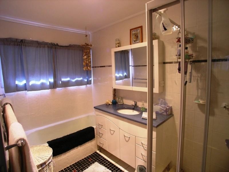 13 Adnamira Close, Wyoming NSW 2250