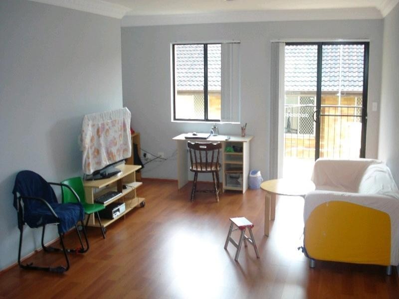 2/74 Faunce Street West, Gosford NSW 2250