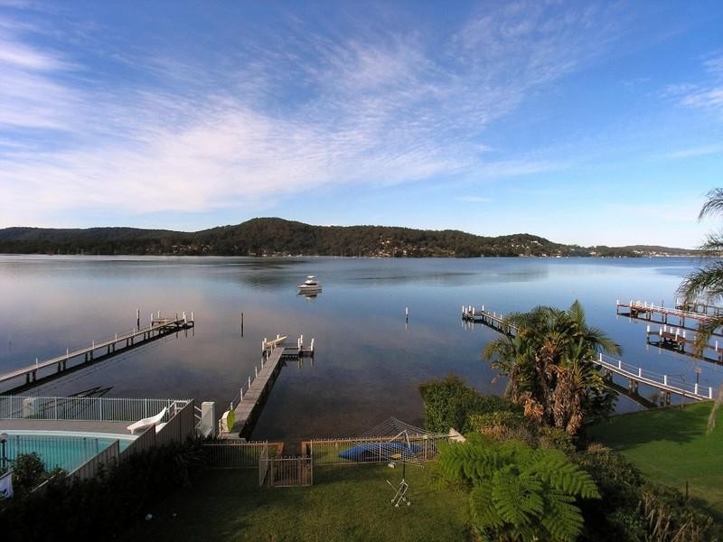 23 Caroline Street, East Gosford NSW 2250