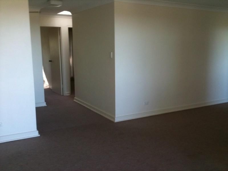 28/3 Joseph Lloyd Close, Gosford NSW 2250