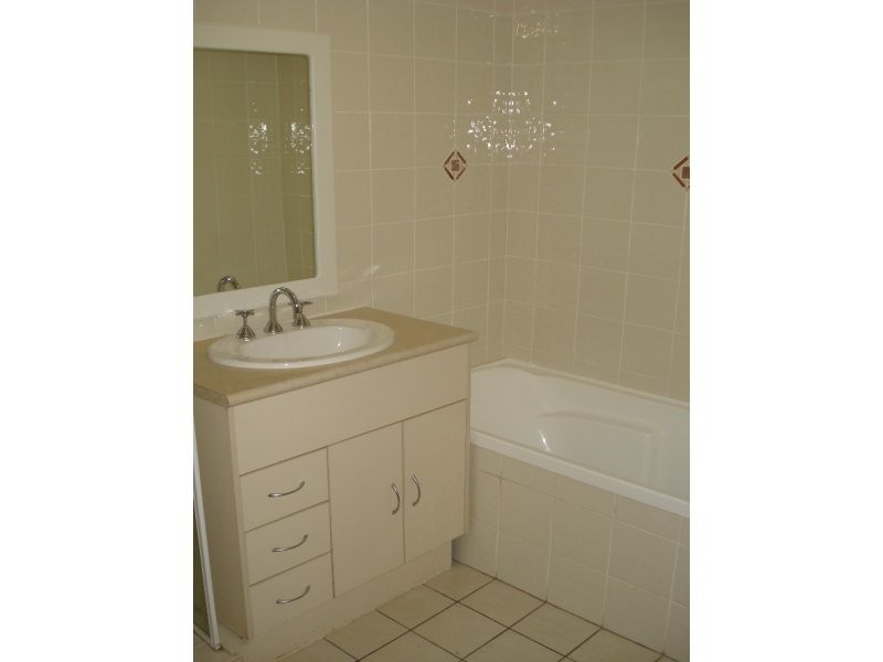 10/9-12 Broadview Avenue, Gosford NSW 2250