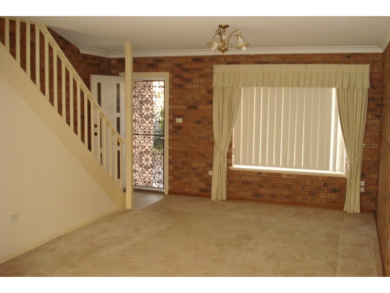 2/27 Frederick Street, East Gosford NSW 2250