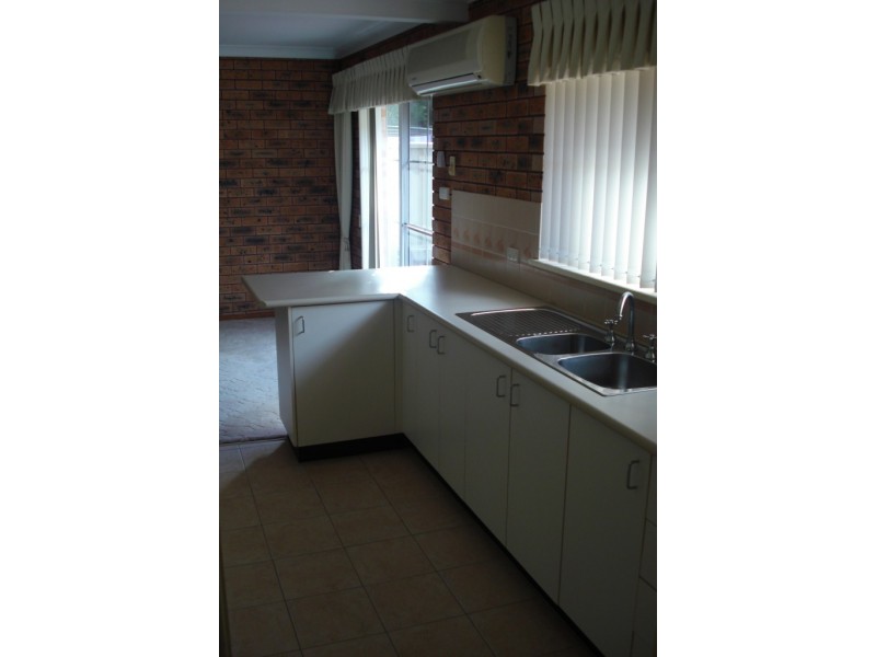 2/27 Frederick Street, East Gosford NSW 2250