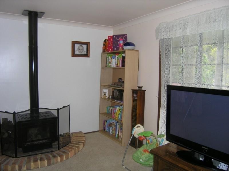33 Elissa Crescent, Wyoming NSW 2250