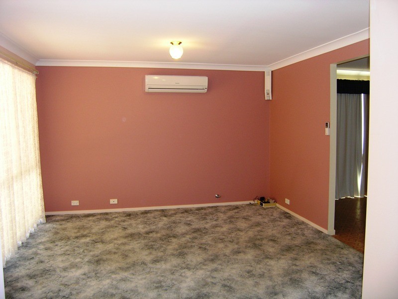 2 Jeanette Close, Green Point NSW 2251