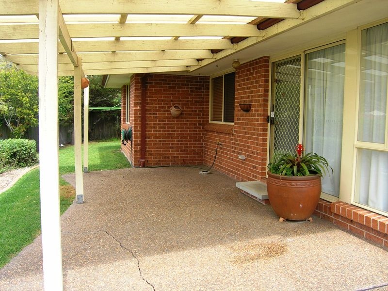 2 Jeanette Close, Green Point NSW 2251