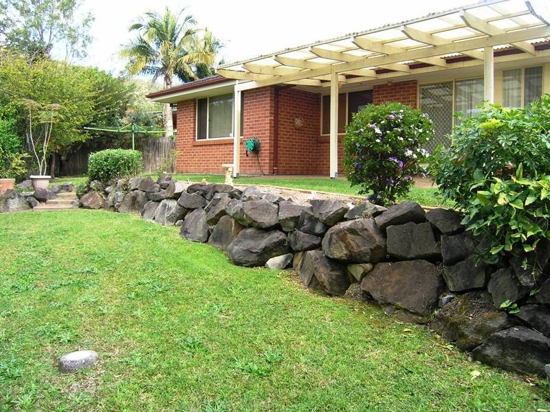 2 Jeanette Close, Green Point NSW 2251