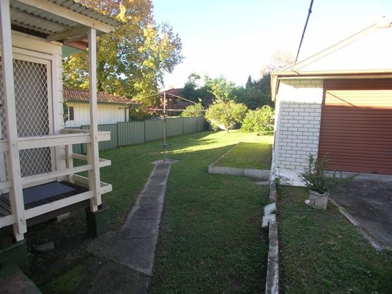 23 Batley Street, Gosford NSW 2250