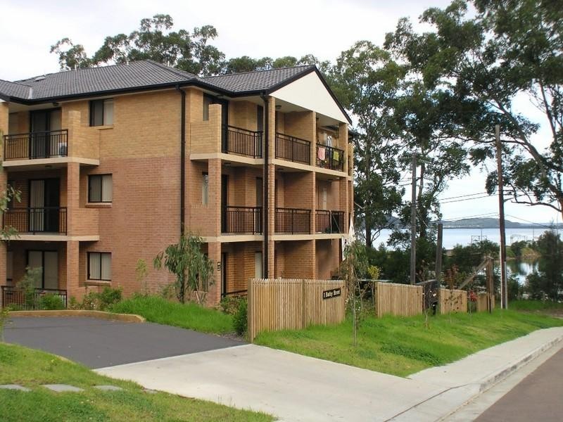 32/1 Batley Street, Gosford NSW 2250