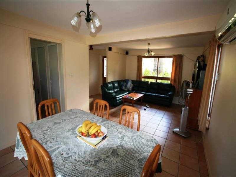 18 Valley View Road, Wyoming NSW 2250