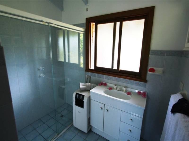 18 Valley View Road, Wyoming NSW 2250