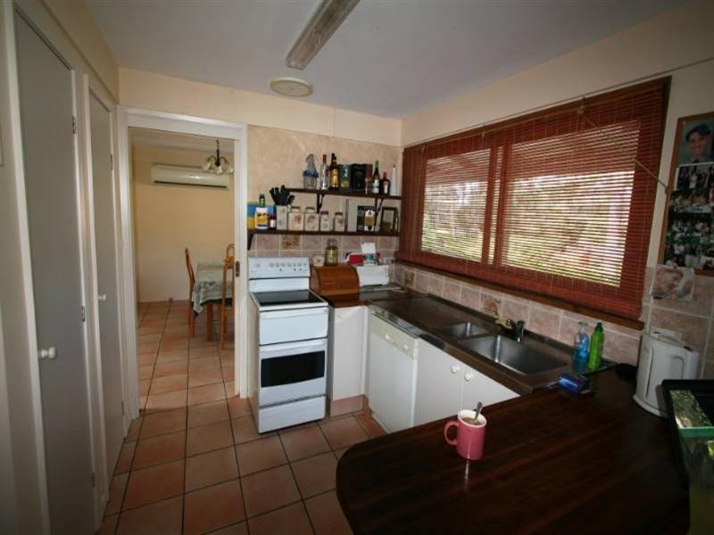 18 Valley View Road, Wyoming NSW 2250