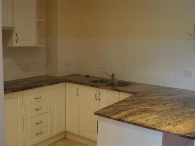 5/2 Adcock Avenue, West Gosford NSW 2250