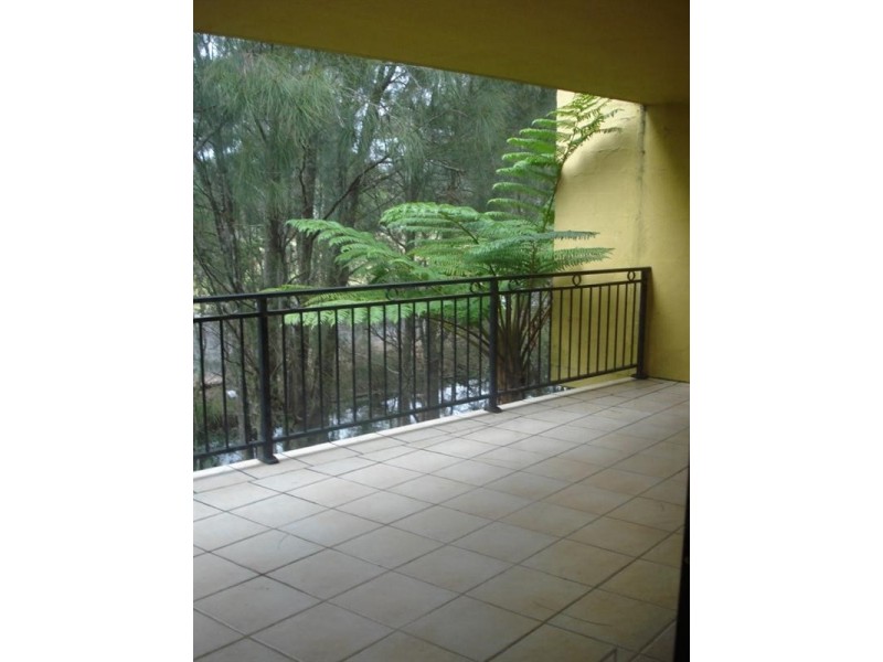 5/2 Adcock Avenue, West Gosford NSW 2250