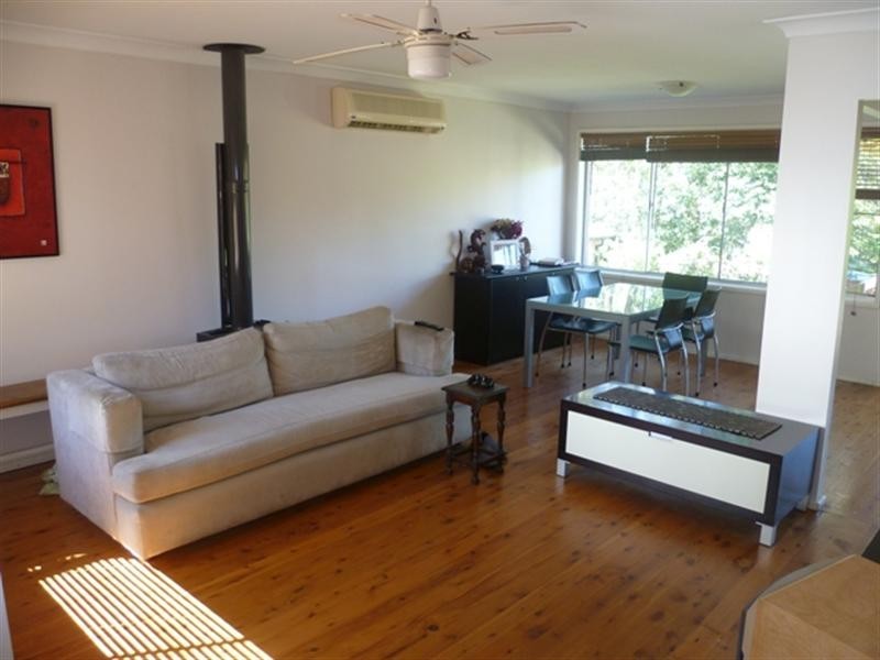 4 Elissa Crescent, Wyoming NSW 2250