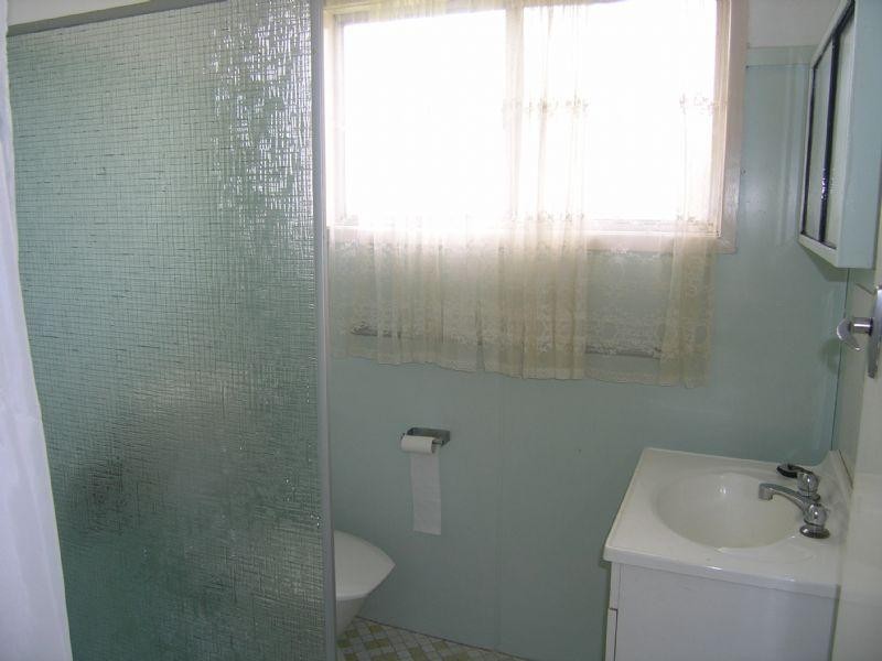 4 Blue Waters Parade, Tascott NSW 2250