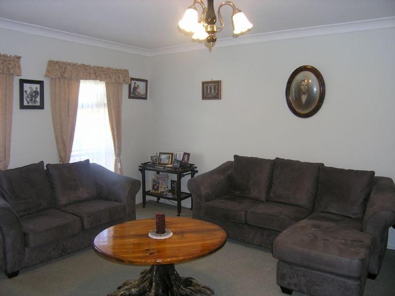 13 Greenwood Avenue, Berkeley Vale NSW 2261