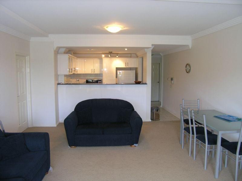 9/187-189 Albany Street, Point Frederick NSW 2250