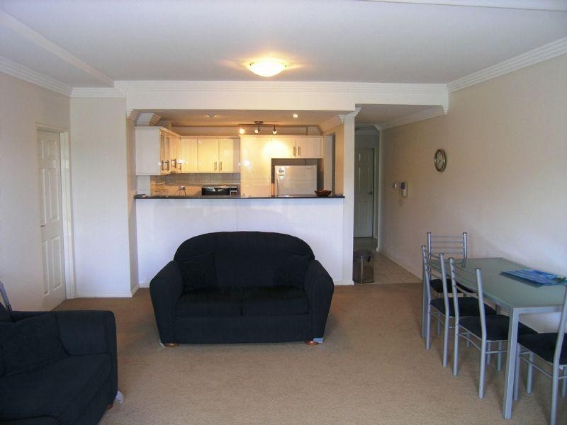 9/187-189 Albany Street, Point Frederick NSW 2250