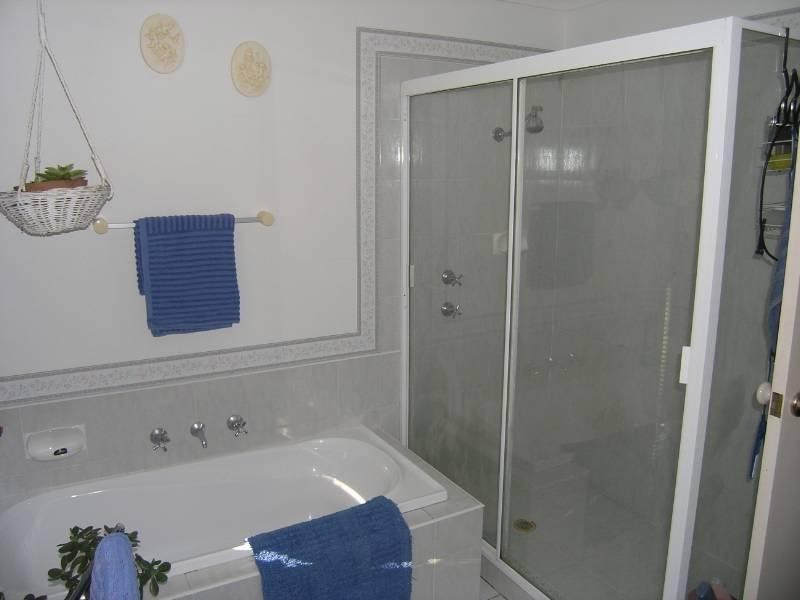 14 Valley View Road, Wyoming NSW 2250