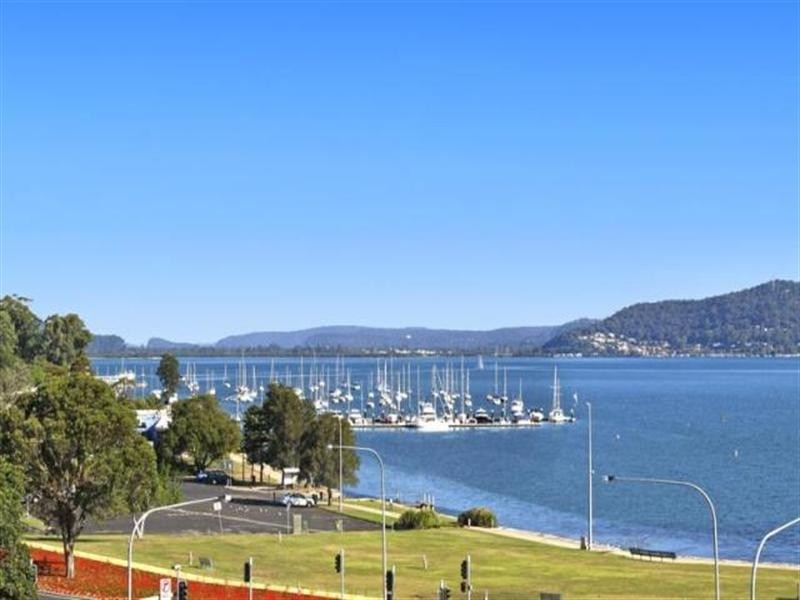 1/4 Broadview Avenue, Gosford NSW 2250