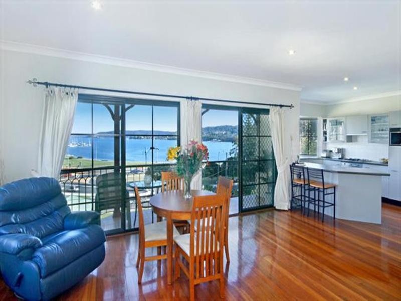 1/4 Broadview Avenue, Gosford NSW 2250