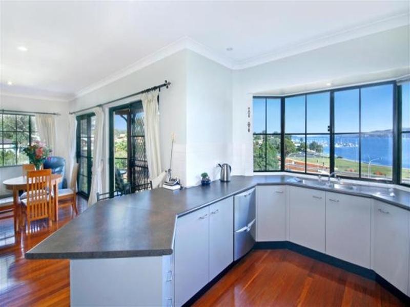 1/4 Broadview Avenue, Gosford NSW 2250