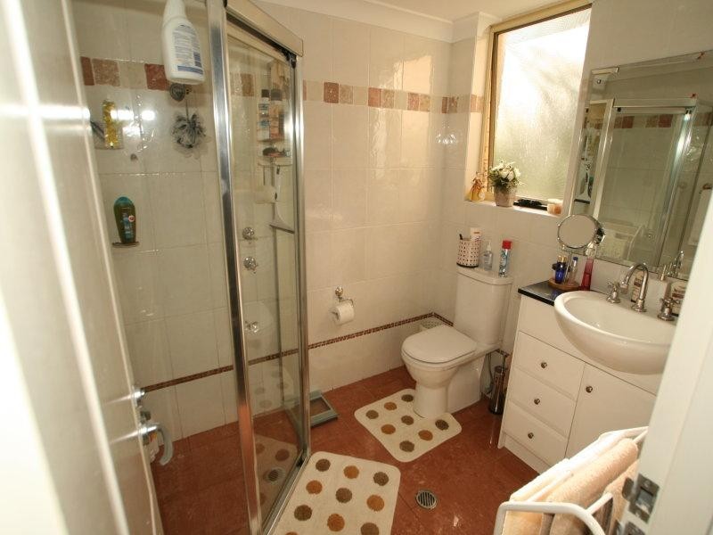 18/92-94 John Whiteway Drive, Gosford NSW 2250