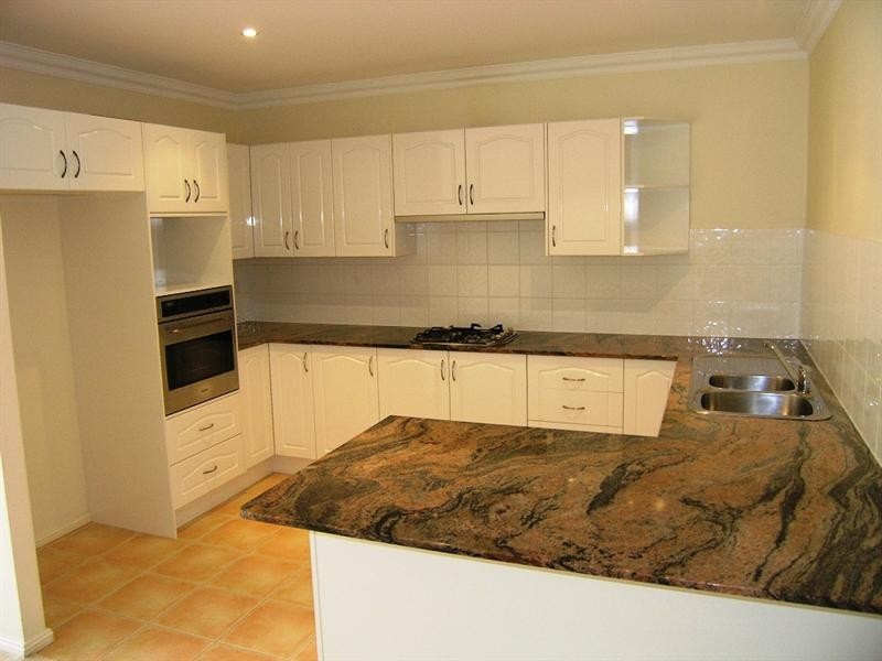 16/2 Adcock Avenue, West Gosford NSW 2250