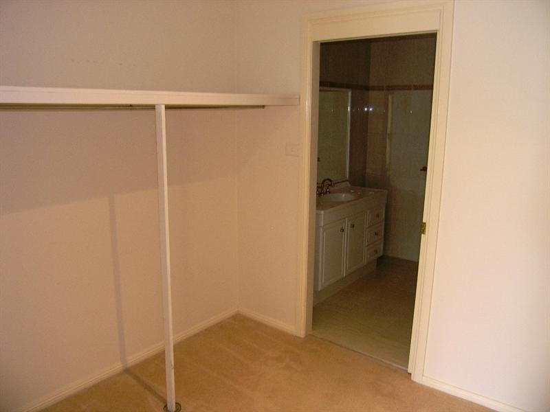 16/2 Adcock Avenue, West Gosford NSW 2250