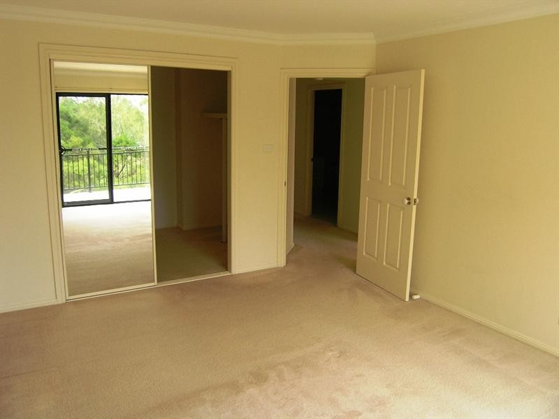 16/2 Adcock Avenue, West Gosford NSW 2250