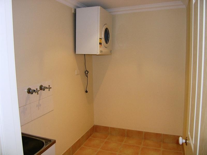 16/2 Adcock Avenue, West Gosford NSW 2250