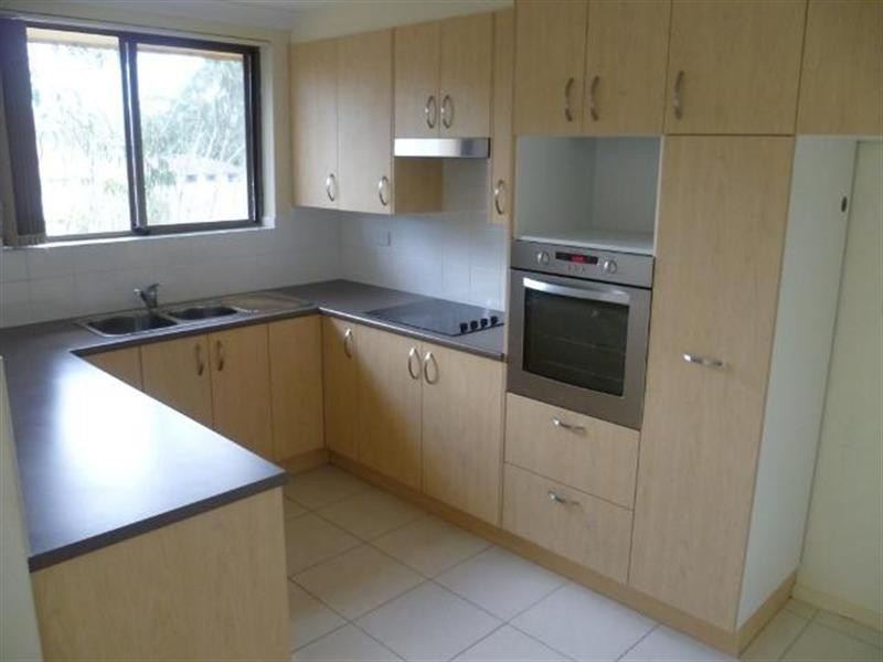 4/205 Albany Street, Point Frederick NSW 2250