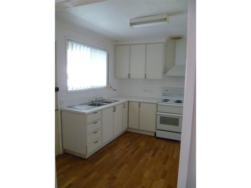 10 Waterview Avenue, Tascott NSW 2250