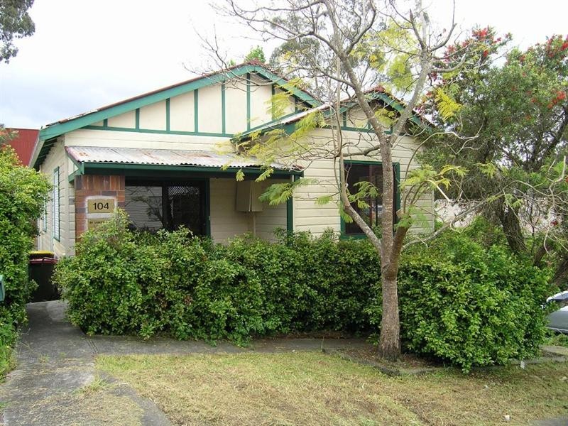 104 Faunce Street West, Gosford NSW 2250