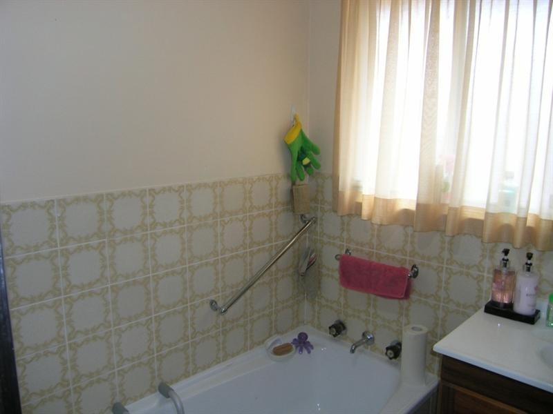 30 Valley View Road, Wyoming NSW 2250