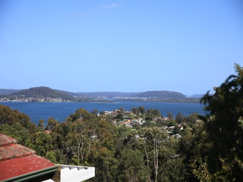 26 Penang Street, Point Clare NSW 2250