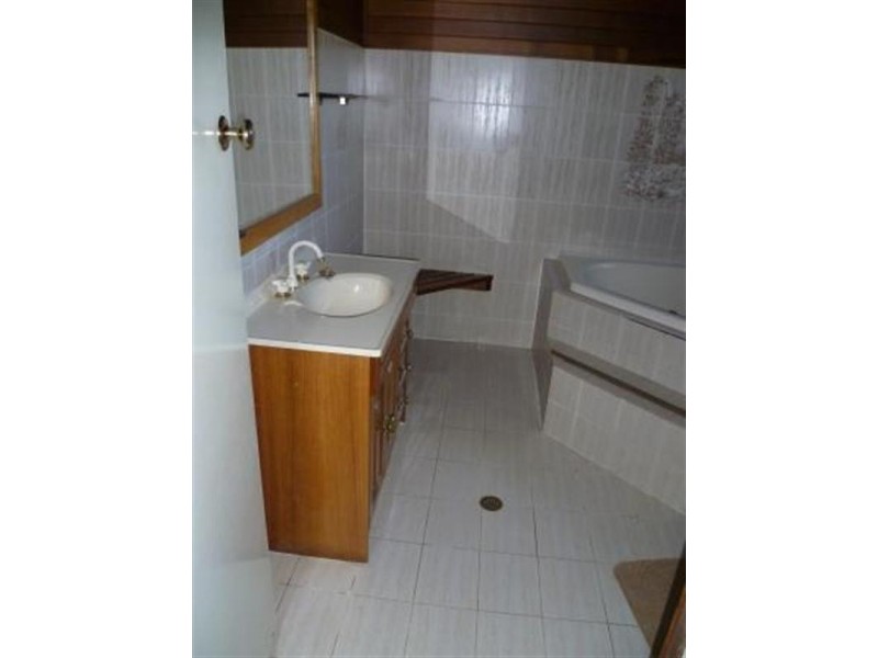 3/138 Albany Street, Point Frederick NSW 2250