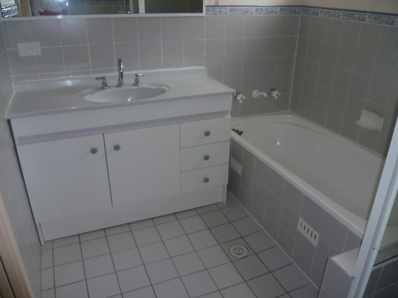 20/12-20 Kinarra Road, Wyoming NSW 2250