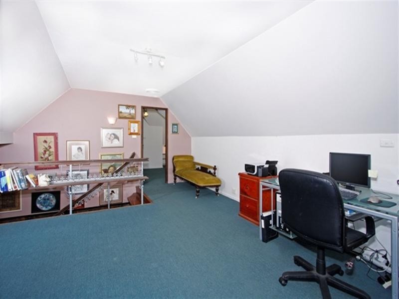 12 Monarchy Way, Narara NSW 2250