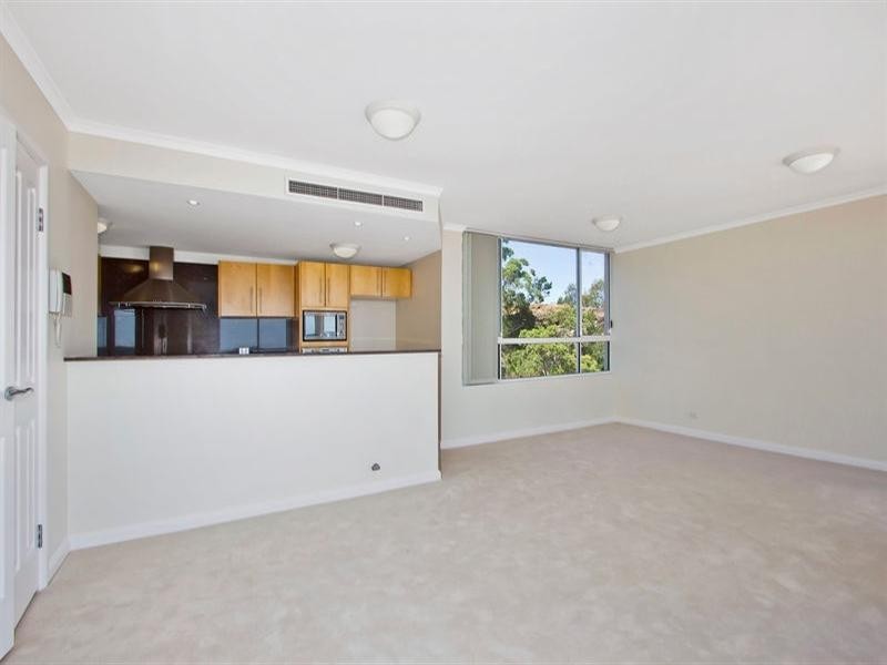 1001/97-99 John Whiteway Drive, Gosford NSW 2250