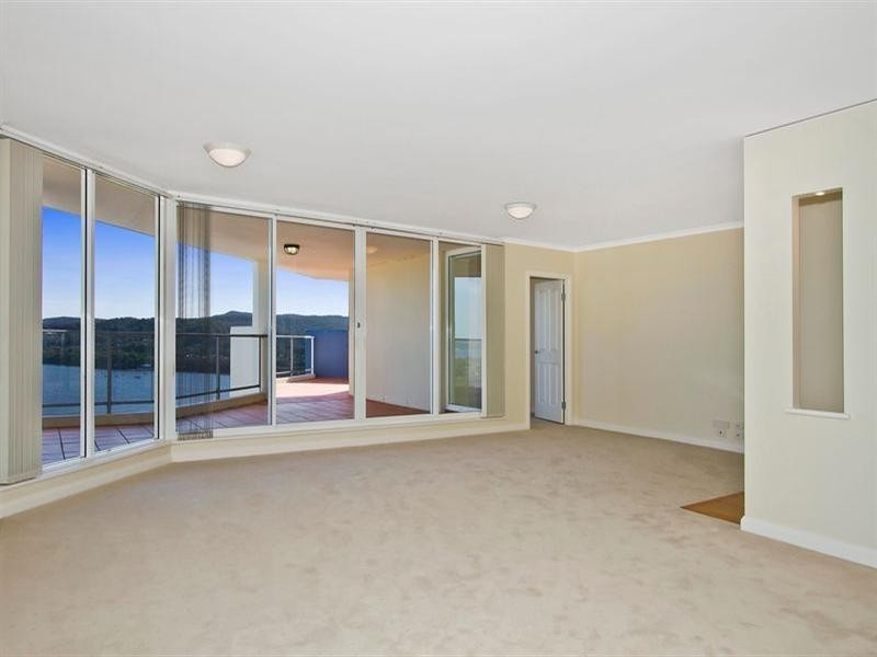 1001/97-99 John Whiteway Drive, Gosford NSW 2250