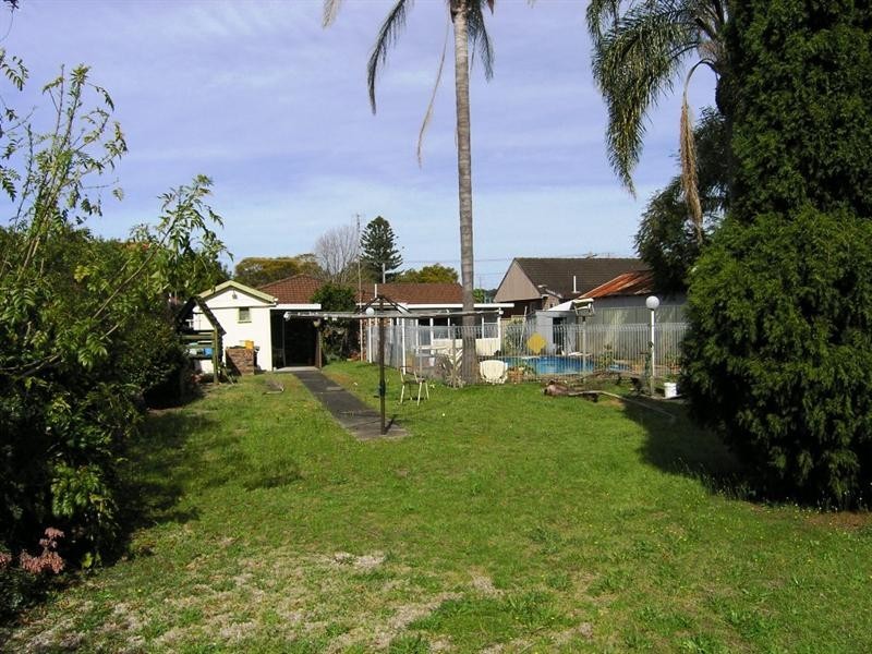 23-25 Waratah Avenue, Woy Woy NSW 2256