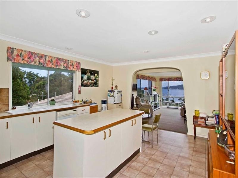 95 Henry Parry Drive, Gosford NSW 2250