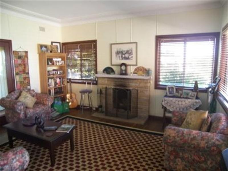 10 frederick Street, Point Frederick NSW 2250