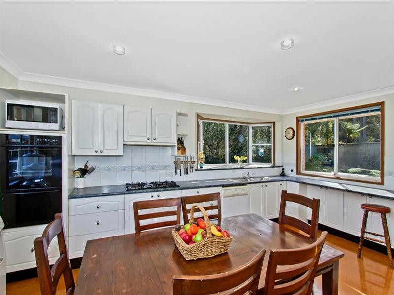 18 Ferntree Close, Wyoming NSW 2250